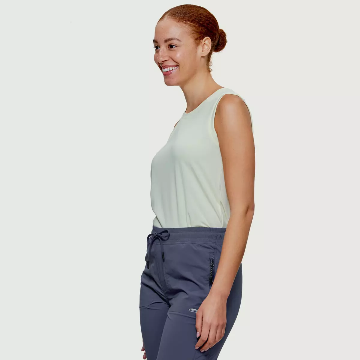 Percé - Camisole Légère De Yoga Pour Femme 6 Percé - Camisole Légère De Yoga Pour Femme - Image 4